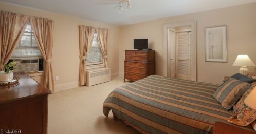 647 Coleman Pl, Westfield NJ 07090-4311 exterior