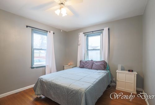 1042 Northlawn St, Grand Rapids MI 49505-3717 exterior