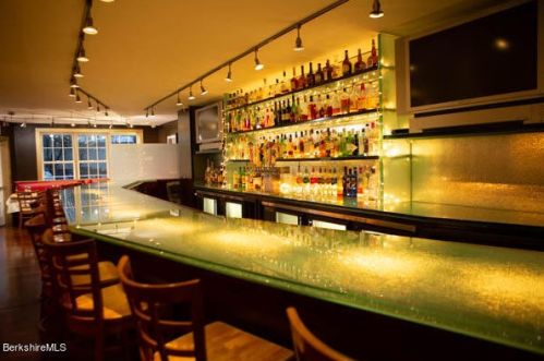 15 Franklin St, Lenox MA 01240-2304 exterior