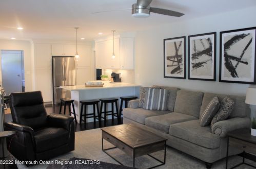 52 4 Winds Dr, Middletown NJ 07748-3141 exterior