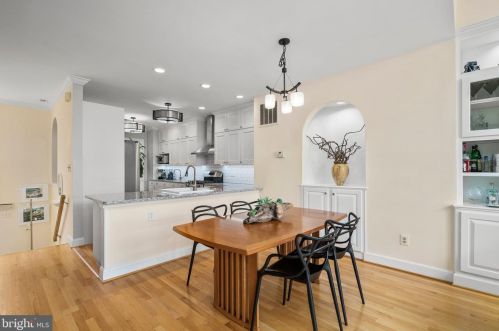 3803 Courtland Cir, Alexandria VA 22305-2061 exterior