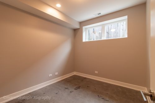 4457 Calumet Ave, Chicago IL 60653-3306 exterior