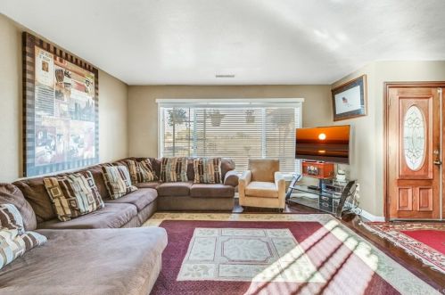 19915 Mariposa Ave, Riverside CA 92508-9613 exterior