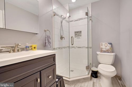 18 Stafford Ct, Trenton NJ 08690-3318 exterior