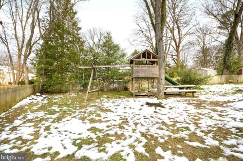 4721 Jasmine Dr, Rockville MD exterior