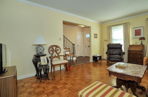 174 Jamestown Dr, Pittsburgh PA 15216-1021 exterior