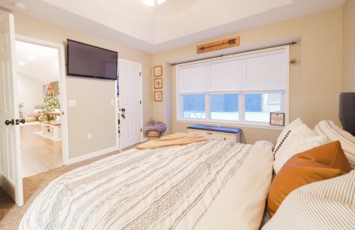 6690 Minard Dr, Meskegon MI 49442-4996 exterior