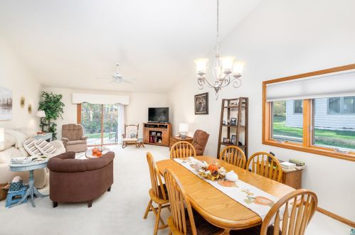 328 Hickory St, Duluth MN 55811-4899 exterior