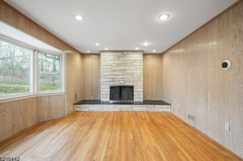 96 Rockledge Dr, Livingston NJ  07039-1121 exterior