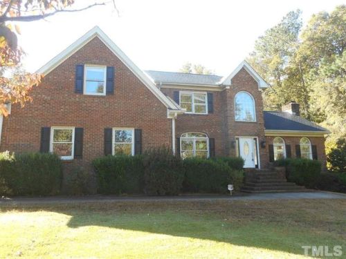 2001 Forest Dr, Clayton, NC 27520-8812