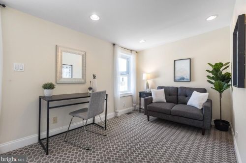 1915 Carpenter St, Philadelphia PA 19146-2615 exterior