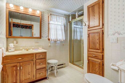 520 17 St, Babylon NY 11704-2634 exterior