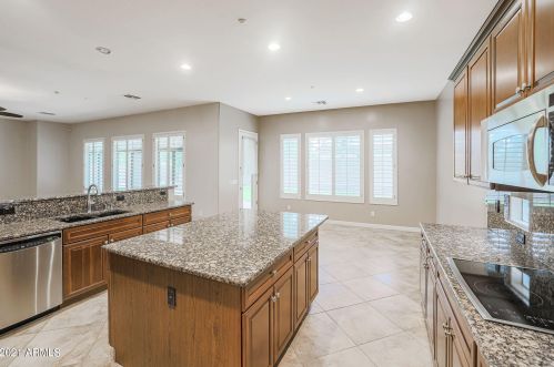 25422 50 Dr, Phoenix AZ 85031-1324 exterior