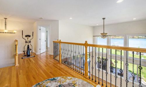 692 Appalachi St, Walled Lake MI  48390-1005 exterior