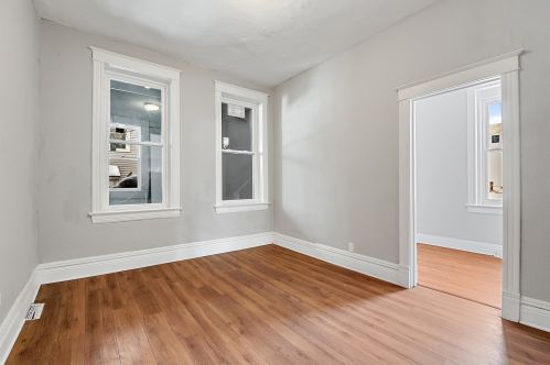 8444 Buffalo Ave, Chicago IL  60617-2609 exterior