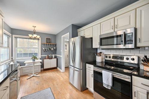 2478 85, Milwaukee WI 53226-1913 exterior