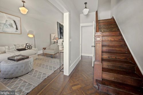 1933 Summit Pl, Washington, DC 20002-1353