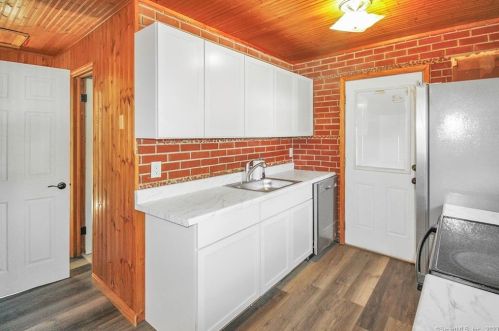 315 Bingham St, New Britain CT 06051-3824 exterior