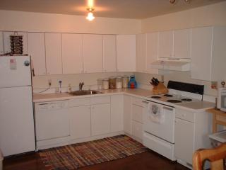 865 Mirror St, Pittsburgh PA  15217-2641 exterior