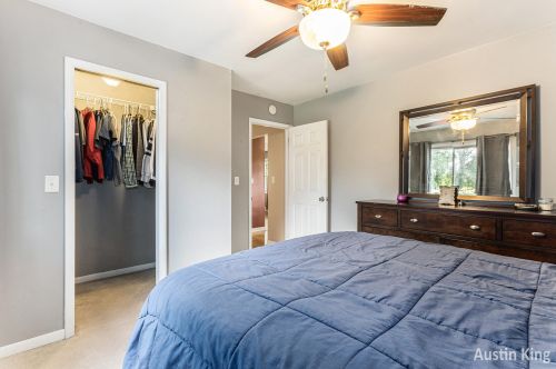 643 Leonard St, Grand Rapids MI 49503-1137 exterior