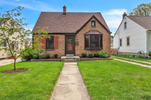 2514 73rd St, Milwaukee, WI 53213-1214