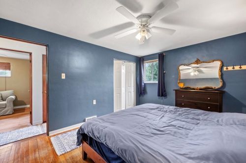 50 Kenneth Dr, Pittsburgh PA 15223-1204 exterior