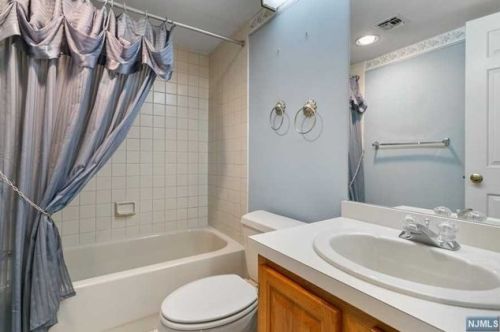 62 Amethyst Ln, Paterson NJ 07501-3361 exterior