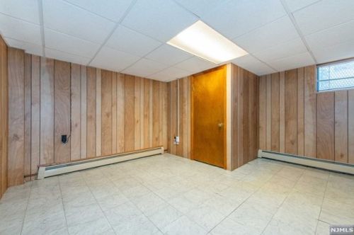 29 Westminster Ter, Town Center NJ 07052-2735 exterior