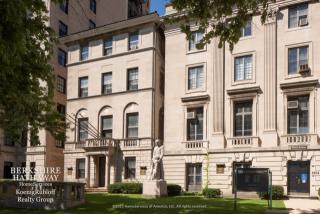 1516 Lake Shore Dr, Chicago IL  60610-8157 exterior