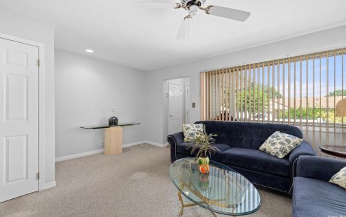 2 Furth Rd, Valley Stream NY 11581-2531 exterior