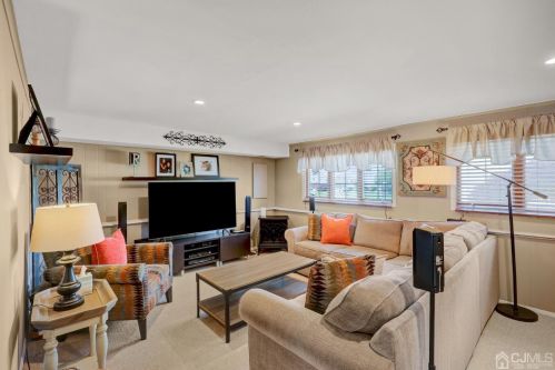 31 Karl Dr, Old Bridge NJ 08857-2525 exterior