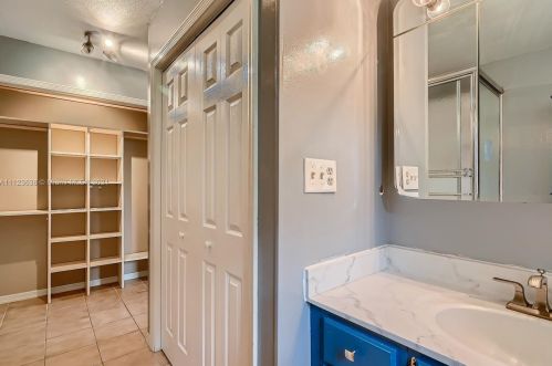 5205 Feather Crk Dr, Fort Pierce FL 34951-2327 exterior