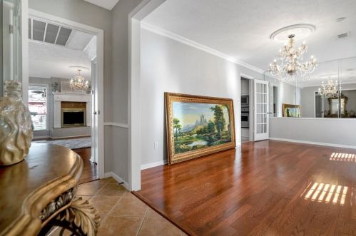 221 Normal Park Dr, Huntsville TX 77320-3438 exterior