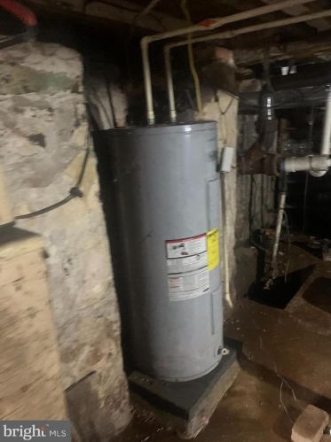 2665 Centennial Rd, Hanover PA 17331-9065 exterior