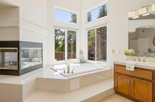 127 Conductor Way, Folsom CA 95630-8022 exterior