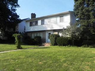 3137 Rocky River Dr, Cleveland, OH 44111-1027