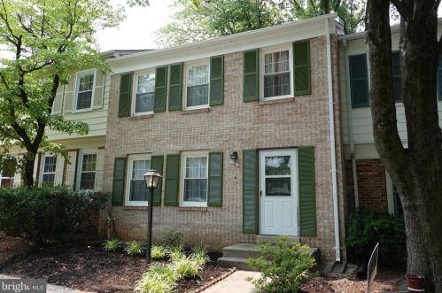3 Ingleside Ct, Rockville, MD 20850-2944