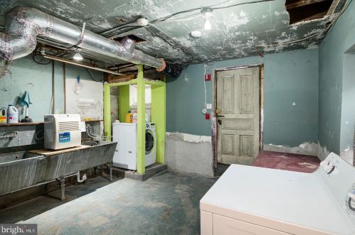 7317 Bryan St, Philadelphia PA 19119-1634 exterior