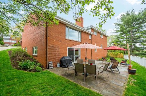 60 Alexander Pl, Pittsburgh PA  15243-2026 exterior