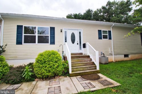 921 Main St, Limerick, PA 19468-2406