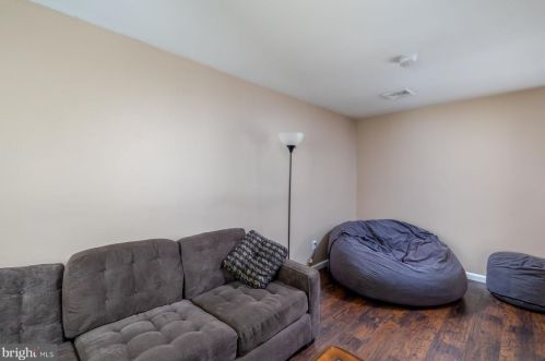 15 Delaware Ave, Trenton NJ 08628-2002 exterior