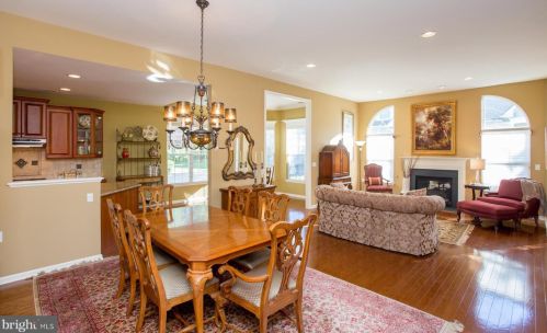 153 Villa Dr, Warminster PA 18974-3782 exterior