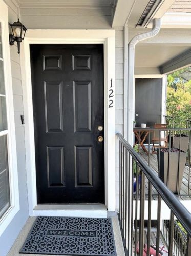 122 Granville Ct, Atlanta, GA 30328-3432