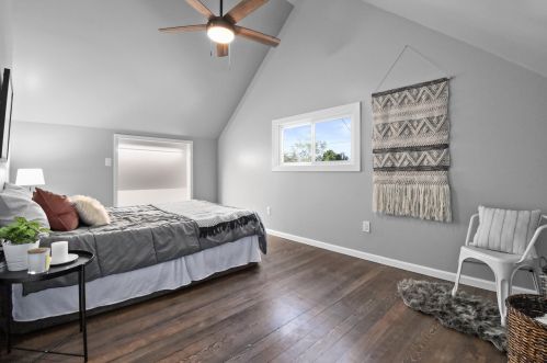 909 Eula Ct, Milwaukee WI  53209-6505 exterior