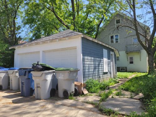 2633 50th St, Milwaukee WI  53219-3222 exterior