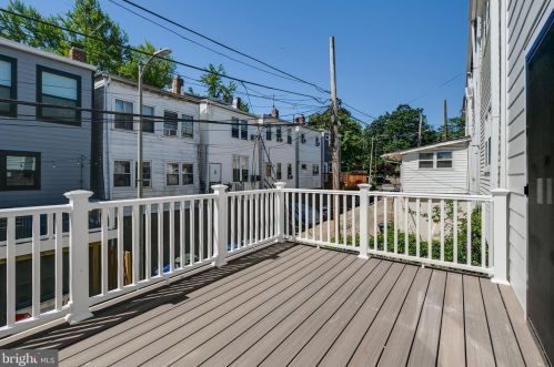 211 Douglas St, Washington DC  20002-1031 exterior