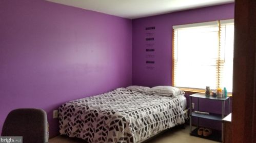 26 Acres Dr, Trenton NJ 08690-3915 exterior