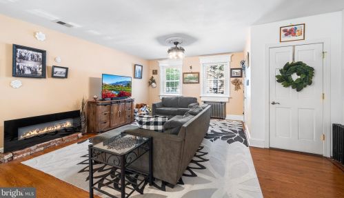 714 Carpenter St, Philadelphia PA  19147-3908 exterior