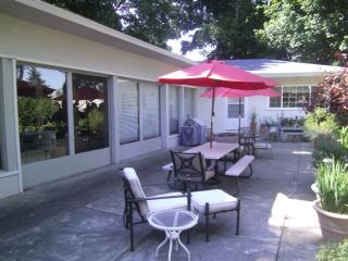 304 18th Ave, Yakima, WA 98902-2450