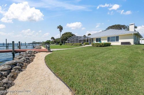 3010 Newfound Harbor Dr, Merritt Island FL 32952-2624 exterior